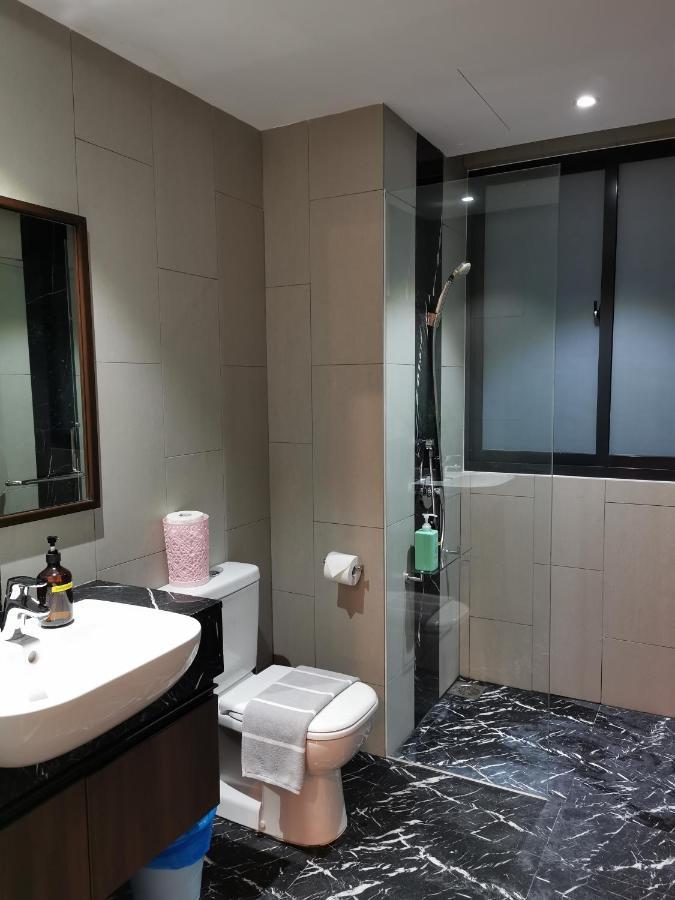 Landmark Stunning High Floor Coast View Studio #Netflix #Fast Wifi Tanjung Tokong Kültér fotó